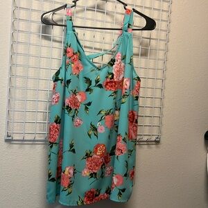 Cute floral tank size medium bought from pink Lilly boutique